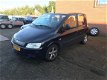 Fiat Multipla - 1.9 JTD ACTIVE PLUS 6-Persoons MOTOR DEFECTloopt en rijdt wel - 1 - Thumbnail