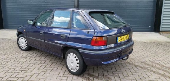 Opel Astra - 1.6i GL 1998 5DRS Blauw NAP*APK 2020*Elek.pakket - 1