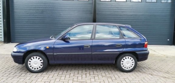 Opel Astra - 1.6i GL 1998 5DRS Blauw NAP*APK 2020*Elek.pakket - 1