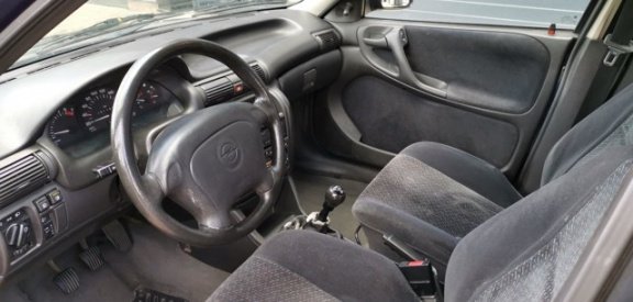 Opel Astra - 1.6i GL 1998 5DRS Blauw NAP*APK 2020*Elek.pakket - 1