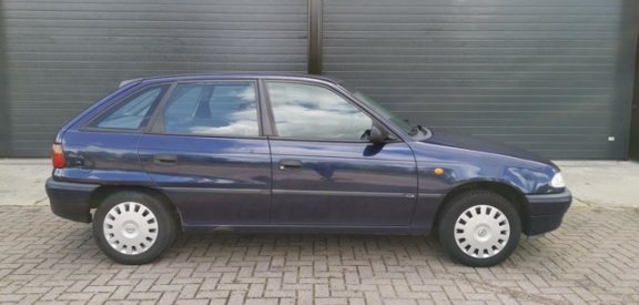 Opel Astra - 1.6i GL 1998 5DRS Blauw NAP*APK 2020*Elek.pakket - 1