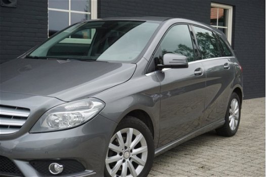 Mercedes-Benz B-klasse - 180 CDI Nieuw Model Navigatie-Pdc-Climate control - 1