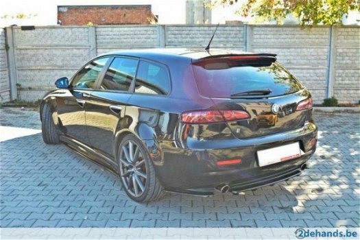 Alfa Romeo 159 Centre Rear Splitter (Verticale Strepen) - 2