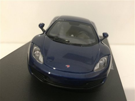 1:43 AUTOart 56004 McLaren MP4 12C Road Car 2011 donkerblauw - 2