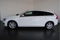 Volvo V60 - 2.0 D4 Business Edition, Automaat, Navigatie, Xenon - 1 - Thumbnail