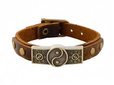 Leren armband met messing gesp, klinknagels en yin yang symbool