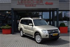 Mitsubishi Pajero - 3.2 DID 5DRS A/T VAN MARGE