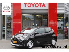 Toyota Aygo - 1.0 VVT-i x-play *PARKEERCAMERA / BLUETOOTH