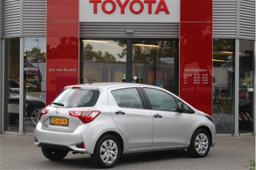 Toyota Yaris - 1.5 VVT-i Comfort *5-DEURS / BLUETOOTH / SAFETY SENSE - 1