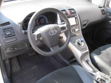 Toyota Auris - 1.8 Full Hybrid Executive 5drs - 1