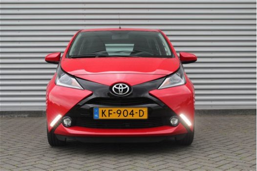 Toyota Aygo - 1.0 VVT-i x-play | Airco | Cruise | Coyote navi via app | LED | - 1