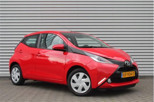 Toyota Aygo - 1.0 VVT-i x-play | Airco | Cruise | Coyote navi via app | LED | - 1