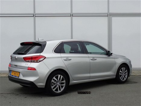 Hyundai i30 - 120 PK FIRST EDITION | ECC | NAV | CAMERA | LM-VLEGEN - 1