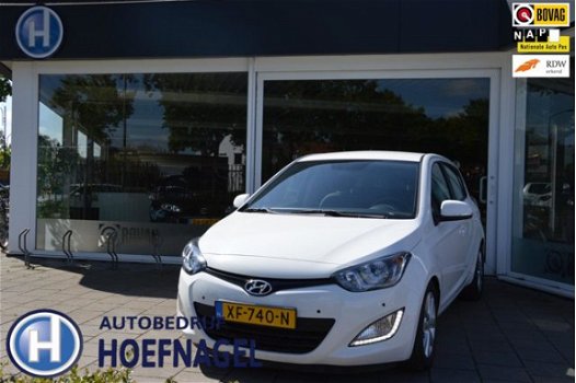 Hyundai i20 - Climate control / Bluetooth / LED / LM 16'' - 1