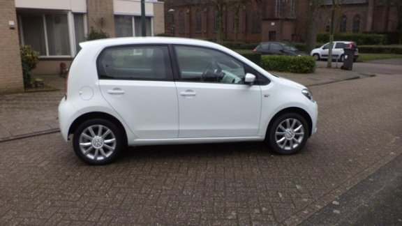 Volkswagen Up! - 1.0 move up BlueMotion ( BJ 2015 ) - 1