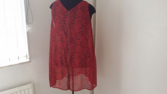 Mooie rood zwart slangenprint bloes/tuniek ZOI mt 50 - Afbeelding 3