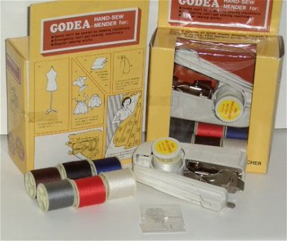 GODEA MINI NAAIMACHINE KLEINE KLUSJES OF KAARTEN MAKEN - 1