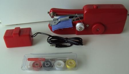 MINI NAAIMACHINE IDEAAL VOOR KLEINE KLUSJES OF VOOR HOBBY 18 - 3