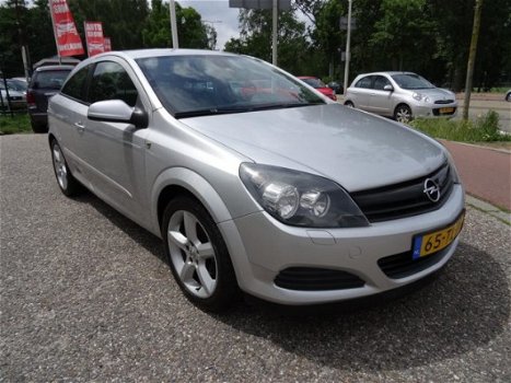 Opel Astra GTC - 1.6 Executive NAVI AIRCO/CRUISE CONT - 1