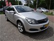 Opel Astra GTC - 1.6 Executive NAVI AIRCO/CRUISE CONT - 1 - Thumbnail