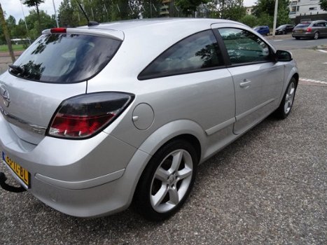 Opel Astra GTC - 1.6 Executive NAVI AIRCO/CRUISE CONT - 1