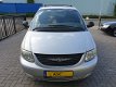 Chrysler Grand Voyager - 2.5 CRD SE ROLSTOELAUTO - SCOOTMOBIEL Topstaat 1e Eigenaar - 1 - Thumbnail