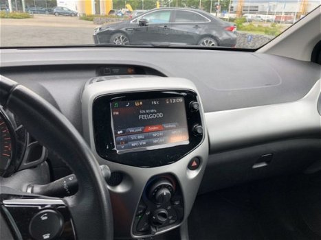 Toyota Aygo - 1.0 VVT-i X-Wave Silver Airco BT Camera Cabrio NL AUTO - 1