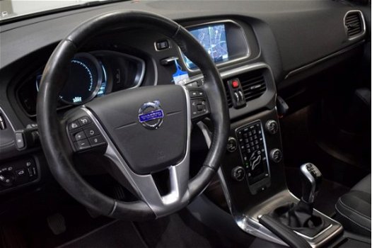 Volvo V40 - 1.6 T2 Momentum | Navi | Afn. Trekhaak | Autom. Airco | Wifi | Cruise Control - 1