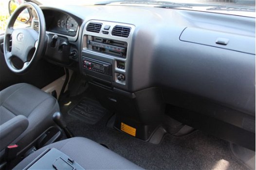 Toyota HiAce - 2.5 D-4D KWB AIRCO/ TREKHAAK/ BETIMMERING/ RADIO CD - 1