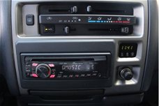 Toyota HiAce - 2.5 D-4D KWB AIRCO/ TREKHAAK/ BETIMMERING/ RADIO CD