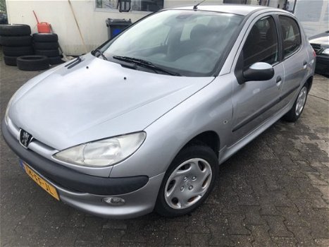 Peugeot 206 - 1.4 Gentry, AUTOMAAT , NWE APK AIRCO - 1