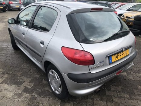 Peugeot 206 - 1.4 Gentry, AUTOMAAT , NWE APK AIRCO - 1