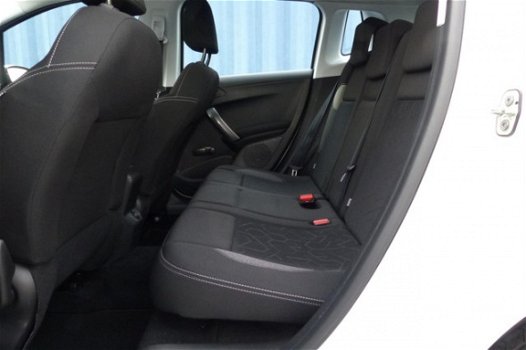 Peugeot 2008 - 1.2 PureTech 110 pk Active |Navigatie|Cruise|Airco|Centr vergr| - 1