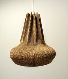 Designlamp van karton