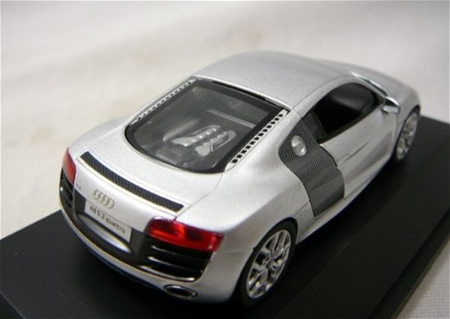 1:43 Schuco 04779 Audi R8 V10 Coupe 2012 silver - 1