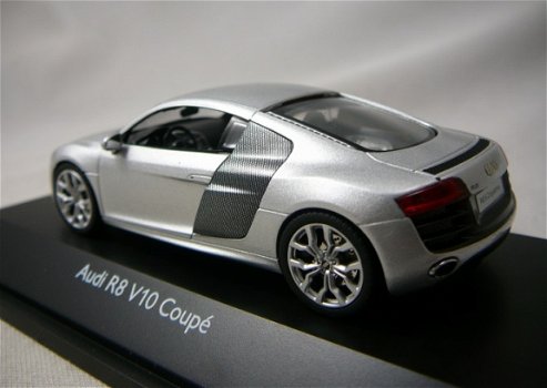 1:43 Schuco 04779 Audi R8 V10 Coupe 2012 silver - 2
