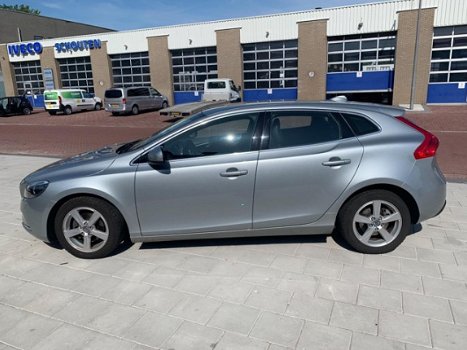 Volvo V40 - 1.6 D2 Momentum - 1