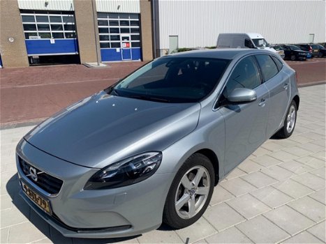 Volvo V40 - 1.6 D2 Momentum - 1