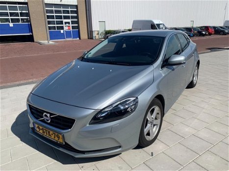 Volvo V40 - 1.6 D2 Momentum - 1