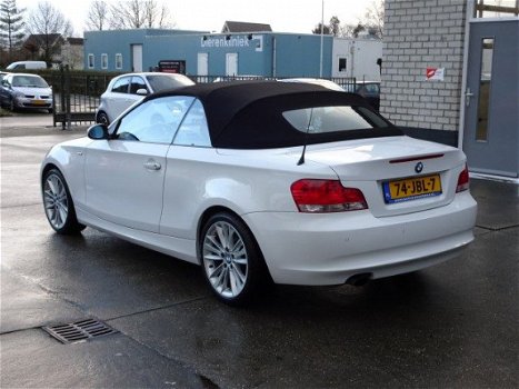 BMW 1-serie Cabrio - 118i Executive AIRCO, NAVIGATIE, SPORT INTERIEUR, LICHT METALEN VELGEN, CRUISE - 1