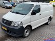 Toyota HiAce - 2.5 D-4D KWB - 1 - Thumbnail