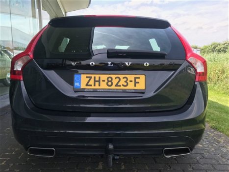 Volvo V60 - 2.0 D4 Summum Automaat Euro6 Sportstoel Trekhaak Park assist voor en achter - 1