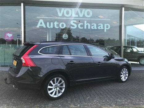 Volvo V60 - 2.0 D4 Summum Automaat Euro6 Sportstoel Trekhaak Park assist voor en achter - 1