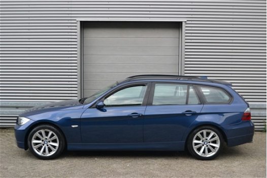 BMW 3-serie Touring - 320i High Executive NAV. PDC LM-VELGEN + INRUIL MOGELIJK - 1