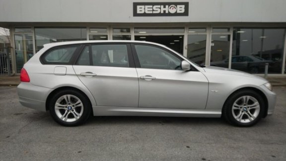 BMW 3-serie Touring - 320i Xenon, Facelift, automaat, parkeersensoren - 1