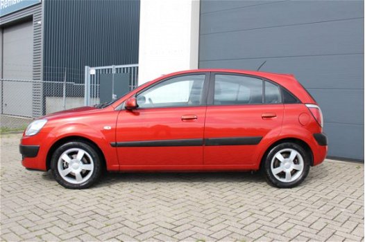 Kia Rio - 1.6 CVVT X-ecutive, Airco, Lichtmetaal, Trekhaak - 1