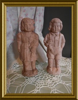 Twee leuke oude klei / aardewerk / terracotta popjes - 1