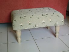 Footstool 41x62cm - little roses - grijs/wit 550 - NIEUW !!