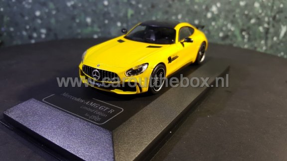 Mercedes Benz AMG GT-R geel 1:43 CMR - 3