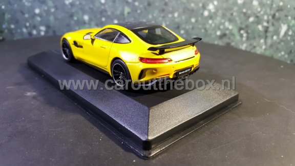 Mercedes Benz AMG GT-R geel 1:43 CMR - 4